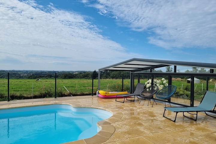 Location de vacances pour 6 personnes, avec Terrasse ainsi que Jardin et Piscine à Ergué-Gabéric