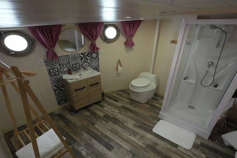 Peniche Spa Le Makara Cottage 2 Bedrooms in Avignon, Vaucluse