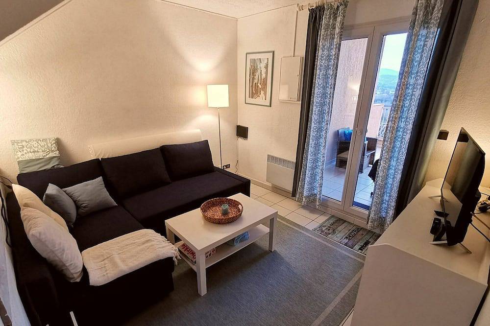 House on the Gulf of Saint Tropez with a view of Grimaud in Cogolin, Mediterranean Coast (France)