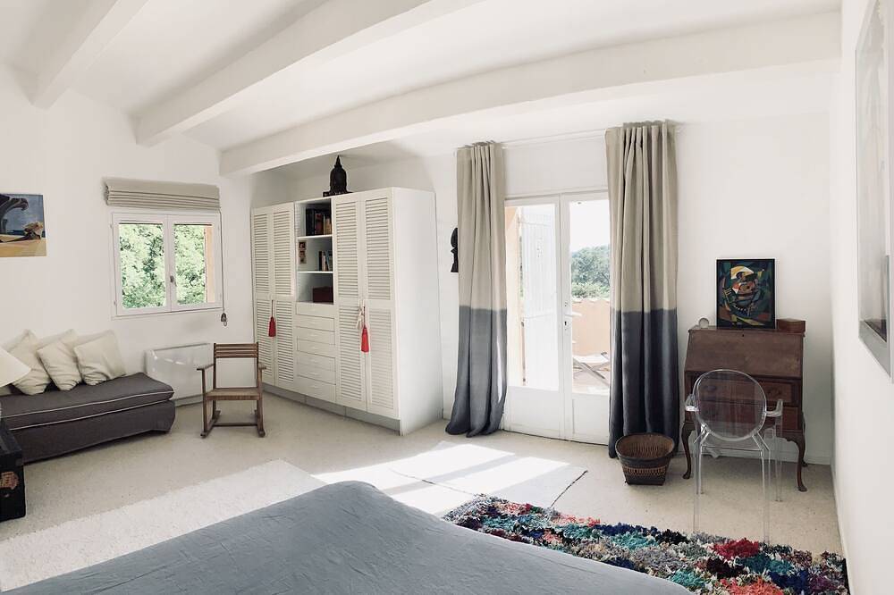 Provencal house, quiet and nature near Aix en Provence in Éguilles, Aix-en-Provence region