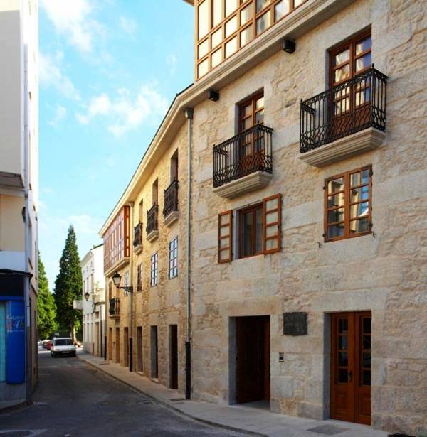 Hotel para 3 personas, con terraza en Mariña Central
