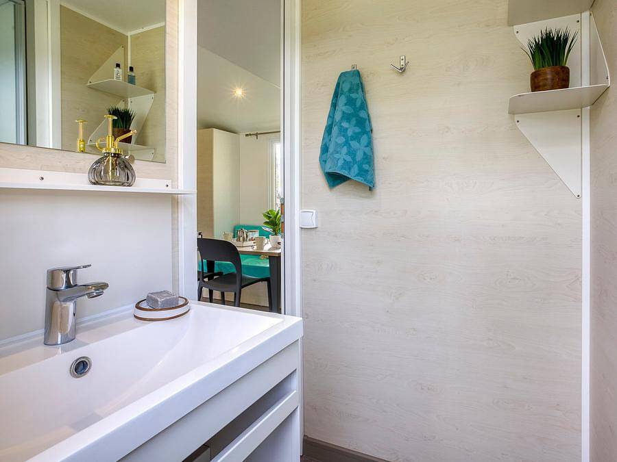 Camping Romanée - Campiotel des Dunes   - Mobilheim 2 personen - Mobilheim Confort 1 Schlafzimmer - 1 Badezimmer in Ars-en-Ré, Ile de Re
