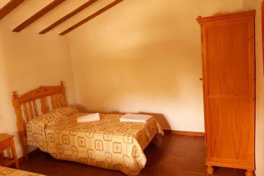 Esta casa tiene las mejores vistas a Velez Blanco y a su castillo in Vélez-Blanco, Provincia de Almería