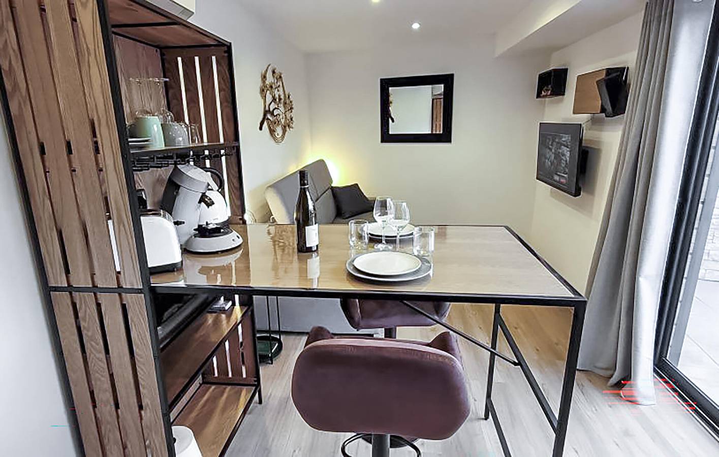 Charmant appartement avec piscine, Wi-Fi et parking près de Saint-Saturnin-lès-Avignon in Jonquerettes, Vaucluse