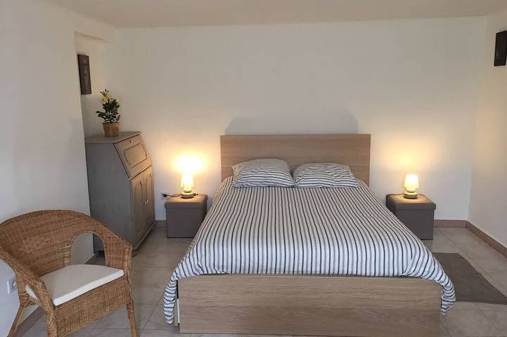 Location de vacances pour 6 personnes, avec terrasse et jardin à Mazaugues - 3