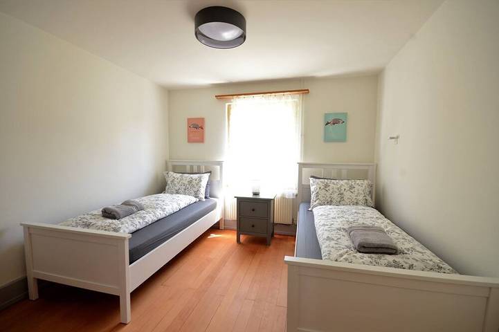 Ganze Wohnung, Wohnung 1 am See.  Herrliche Aussicht und ruhige Lage.  Sehr berühmt in Bönigen b. Interlaken, Bönigen
