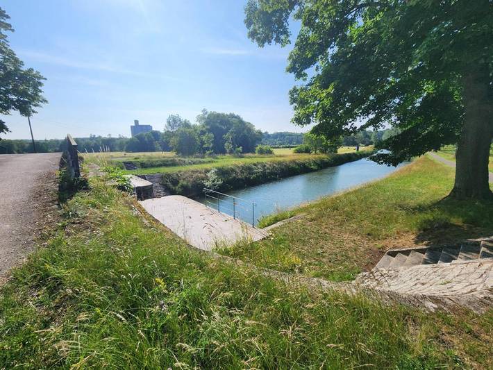 Gîte pour 4 personnes, avec terrasse et vue à Beaujeu-Saint-Vallier-Pierrejux-et-Quitteur - 3