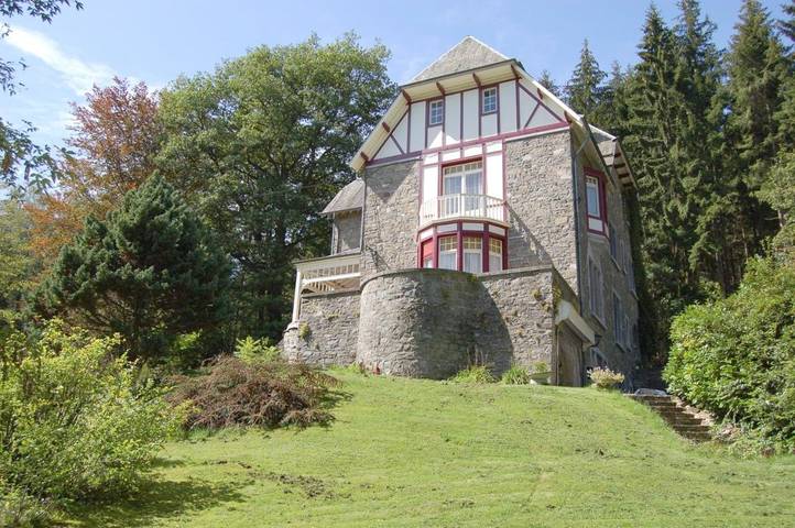 Chambre d’hôte pour 3 personnes, avec Terrasse ainsi que Jardin et Vue dans Mirwart