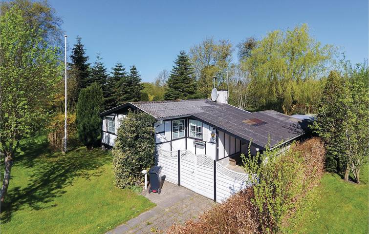 Ferienhaus für 4 Personen, mit Terrasse und Garten in Skovmose