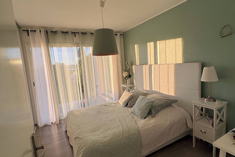 130m3 loft with view of Thau Lagoon and sea in Poussan, Mittelmeerküste (Frankreich)