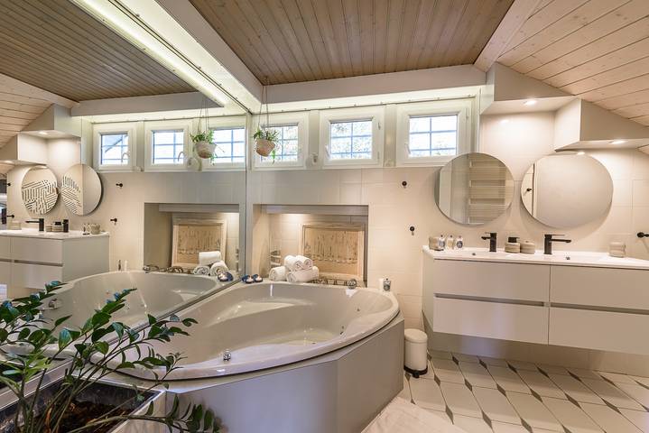 Villa pour 8 personnes, avec jardin ainsi que piscine et vue sur le lac sur le Lac d'Annecy - 4