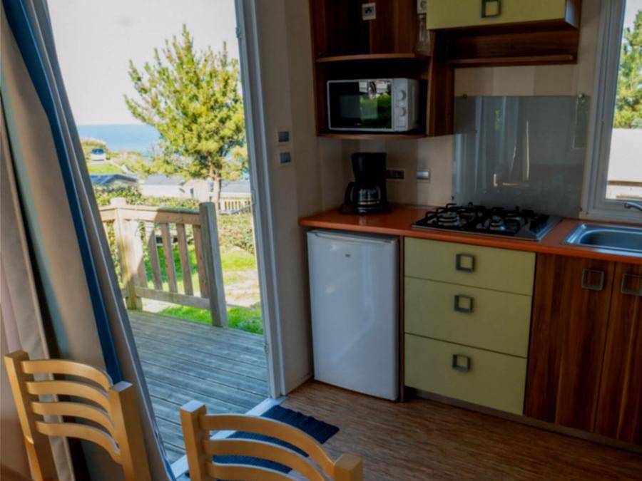 Camping Village de Reneville - Mobilhome 2 personnes - Confort 1 chambre - Vue mer in Saint-Guillaume-de-Fécamp, Arrondissement du Havre