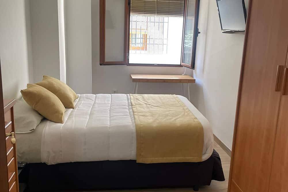 Entire apartment, 🌟 Exclusive Luxury Flat in the Center of Córdoba with Free Garage 🚗✨. in Distrito Centro (Córdoba), Cordoba