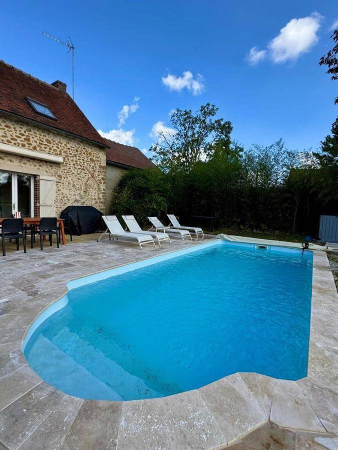 Location de vacances pour 15 personnes, avec jardin et piscine, animaux acceptés à Bazoches-sur-Hoëne - 2
