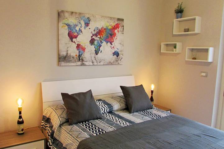Entire apartment, Vinhome -Your WINEderful stay in Alba. Apartment in the center of Alba in Alba, Langhe