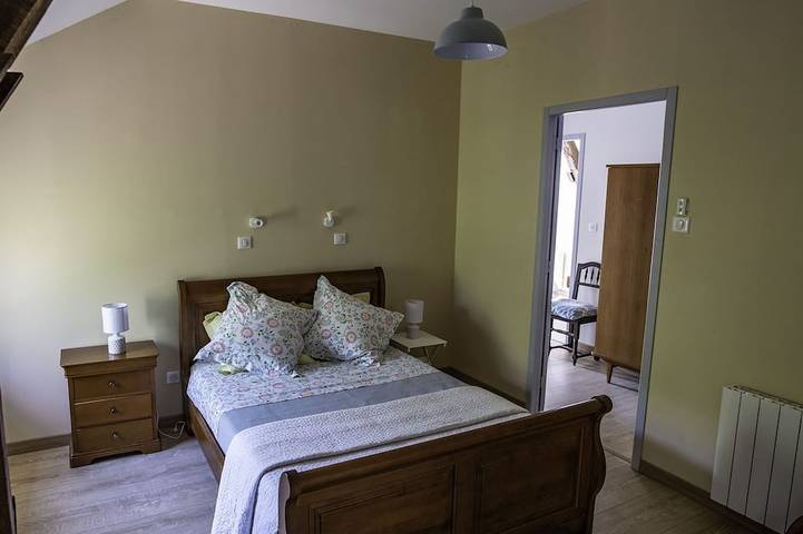 Location de vacances pour 6 personnes, avec Terrasse et Jardin à Saint-Julien-de-Lampon - 2
