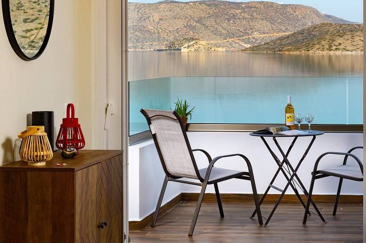 Apartment for 6 people, with balcony in Elounda