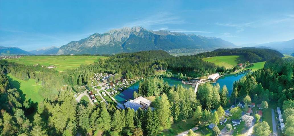 Ferienpark für 2 Personen, mit Terrasse und Pool sowie Sauna in Tirol