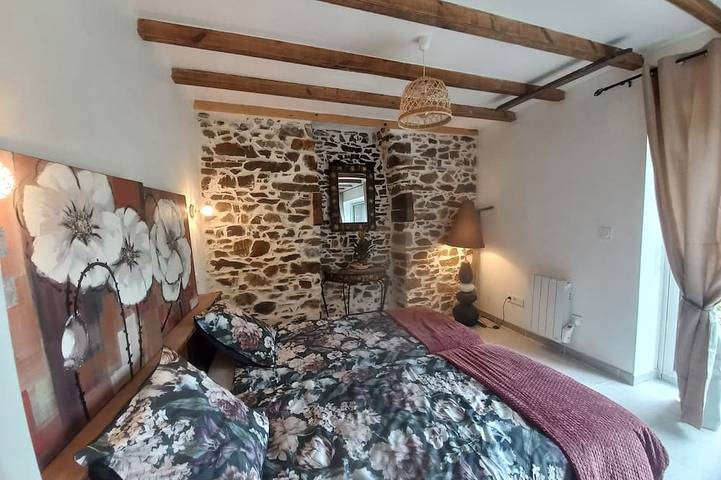 Gîte pour 10 personnes, avec jardin à Lantic - 3