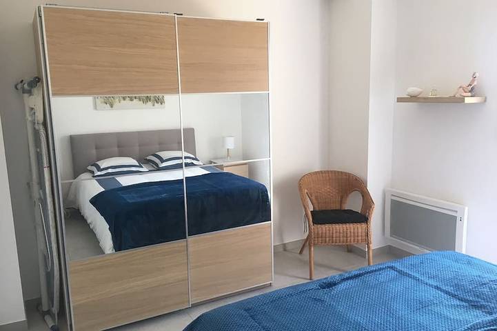 Location de vacances pour 7 personnes, avec jardin ainsi que jacuzzi et terrasse dans Plage De Roc H Kroum Roscoff - 3