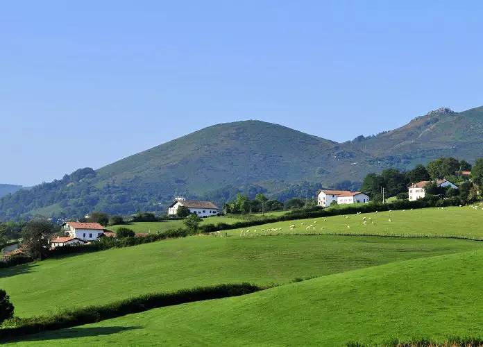 Apartamento entero, Apartamento 2 estancias - Cuna casera imposible 4 personas in Sare, Region de Bayona