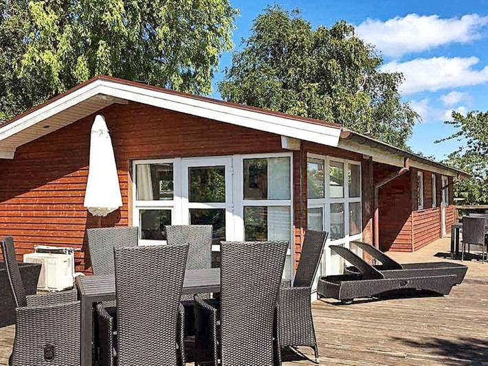 Ferienhaus für 12 Personen, mit Whirlpool und Terrasse sowie Garten und Sauna in Juelsminde - 2