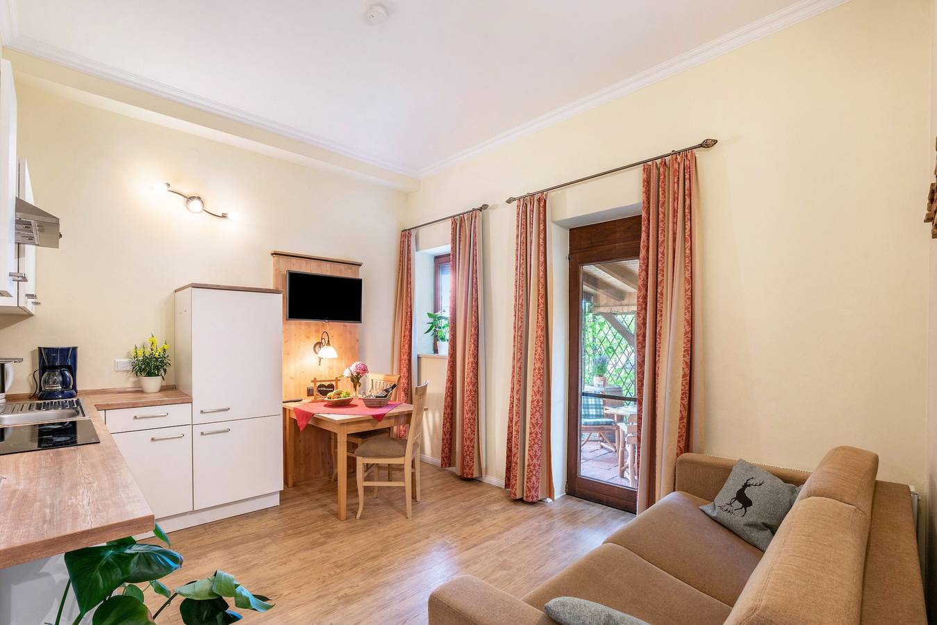 Appartement entier, Appartement de vacances 'Komfort Römersberger - 6' avec terrasse privée, jardin privé et Wi-Fi in Vogtareuth, Arrondissement de Rosenheim