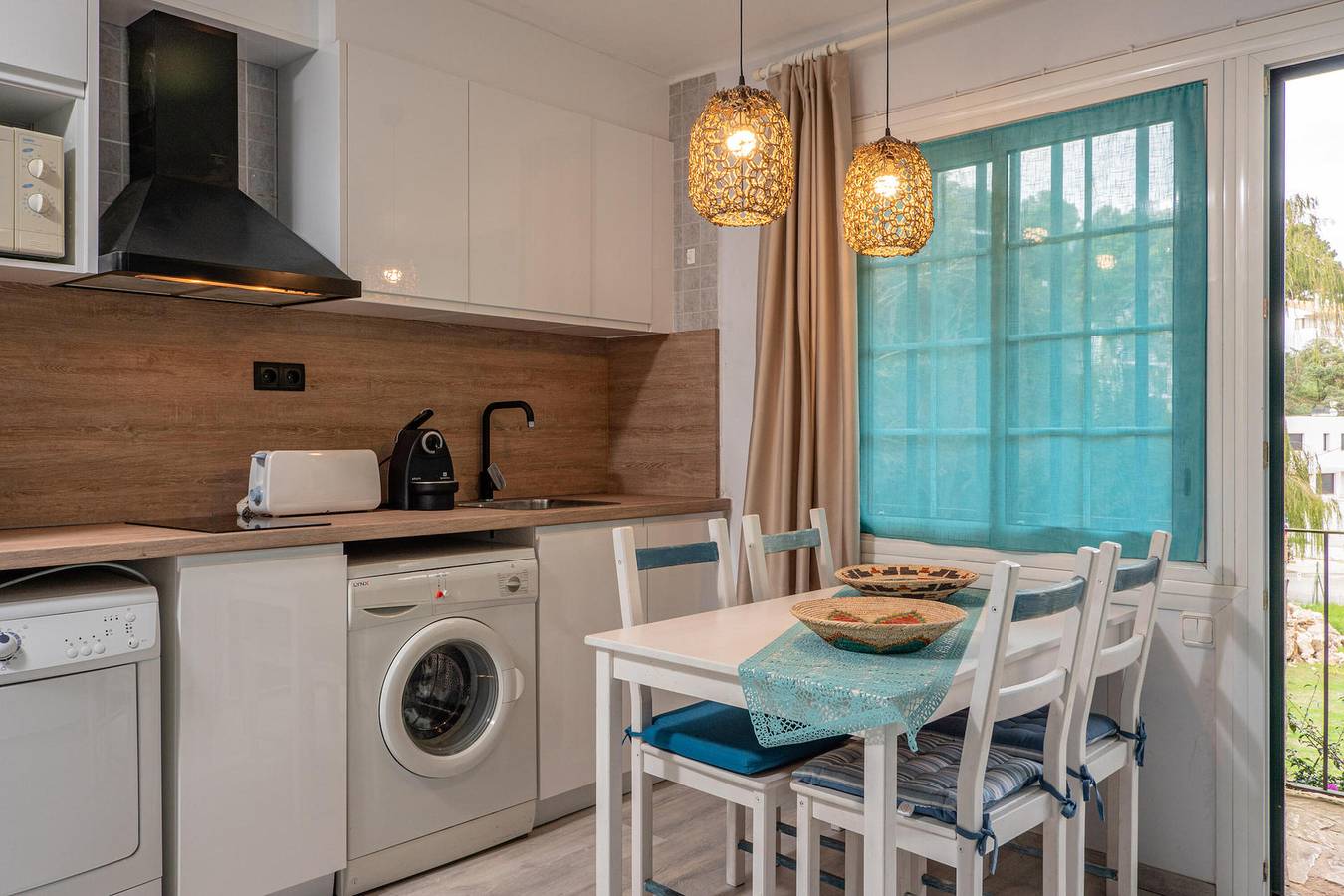 Entire apartment, Apartment near the beach of Sa Riera in Sa Riera, Begur