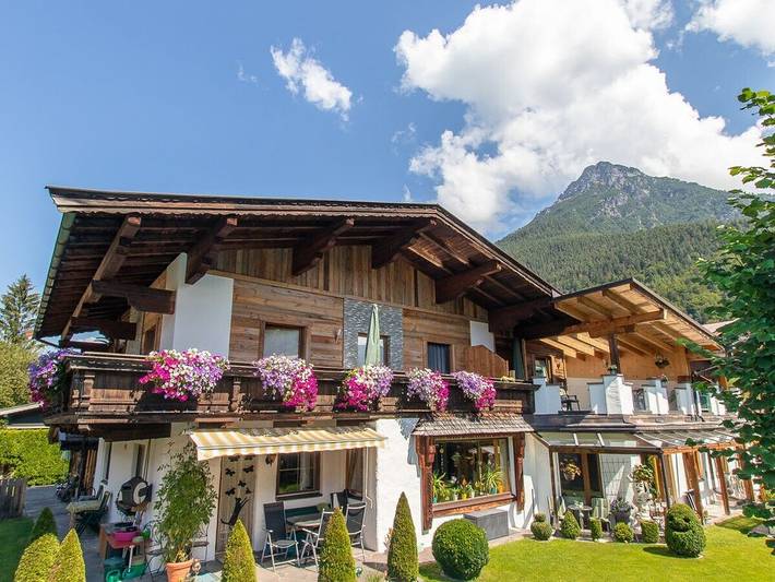 Ferienhaus für 4 Personen, mit Balkon und Terrasse