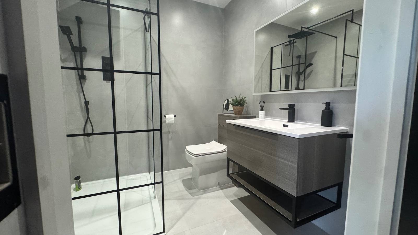 Rochester Retreat, Spacious 5 Bedroom House in Kent