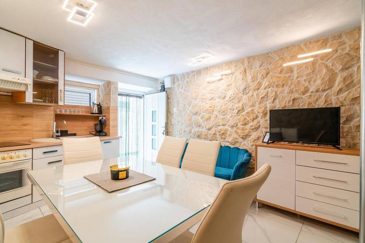 Residenz für 6 Personen, mit Balkon/Terrasse auf Pag - 2