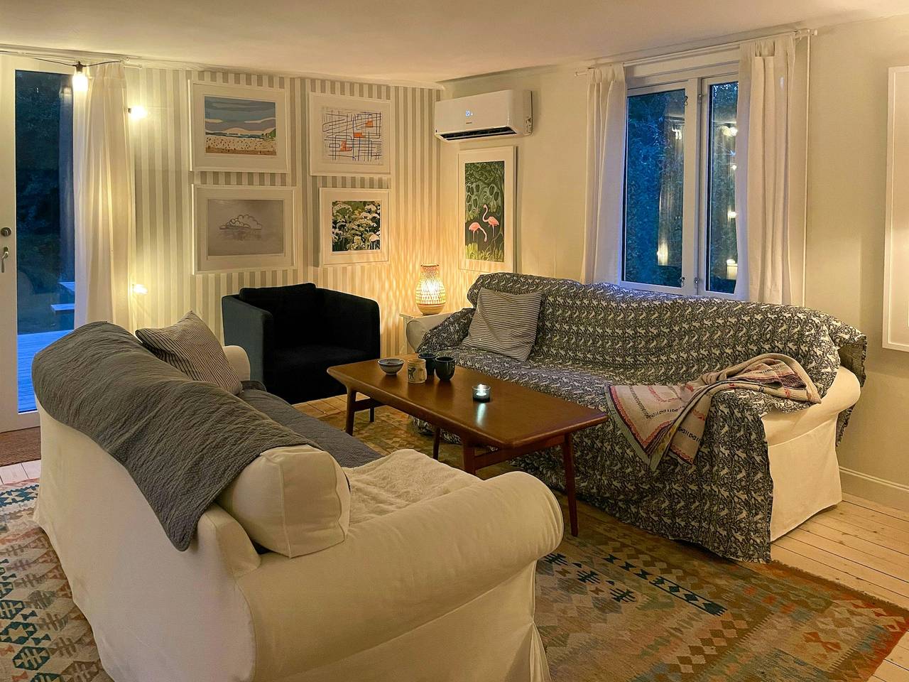 Bauernhof aus dem Jahr 1848 mit Nebengebäude in schwedischem Wald in Emmaboda und Umgebung