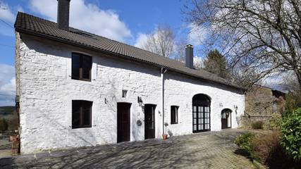 Gîte pour 8 personnes, avec jardin ainsi que balcon et vue sur le lac, animaux acceptés dans Dochamps