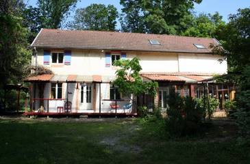 Gîte pour 4 personnes, avec sauna et piscine ainsi que terrasse et jardin, animaux acceptés à Besançon
