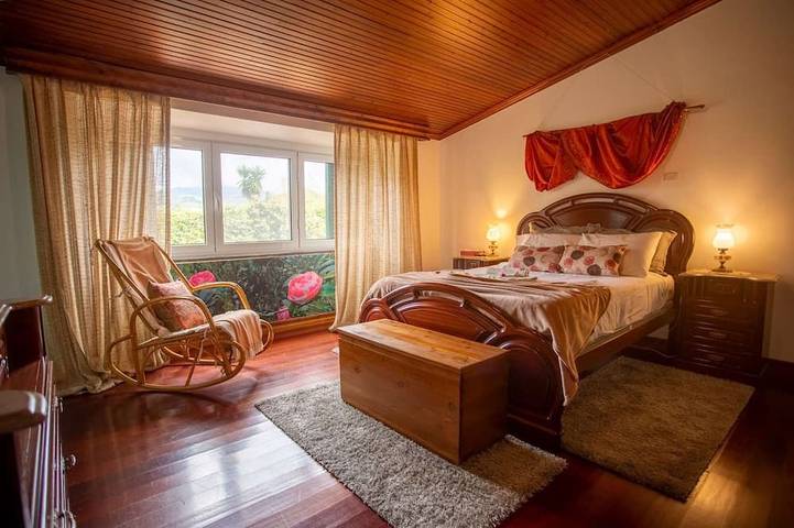 Casa de férias para 2 pessoas, com jardim e terraço em Rabo de Peixe