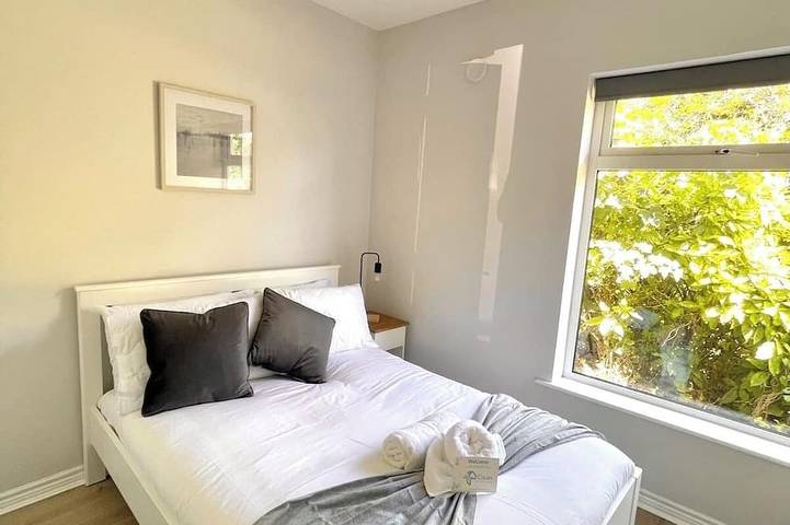 Apartamento entero, Modern and Accessible - sleeps 8 in Galway, Condado de Galway