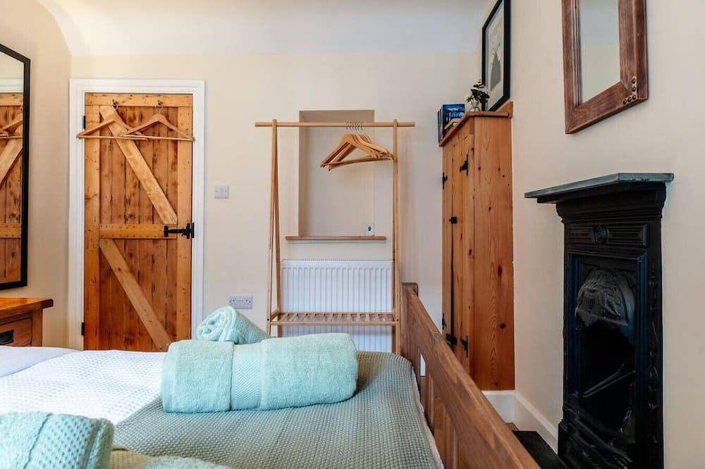 Beautiful One Bedroom Home in Glastonbury in Glastonbury, Somerset
