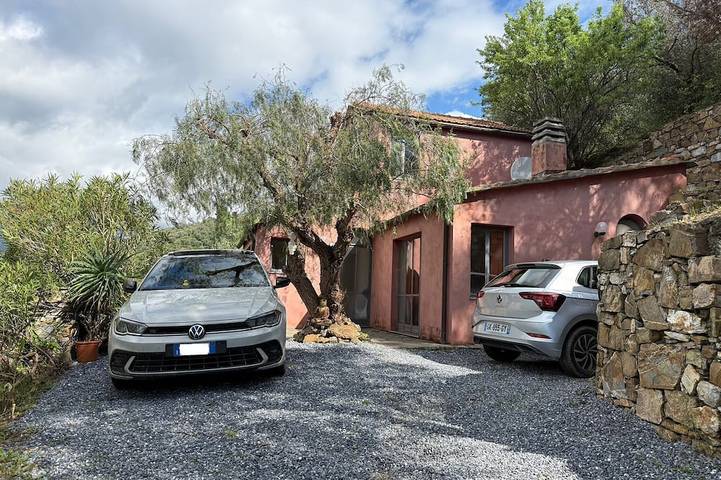 Villa für 6 Personen, mit Garten in Dolcedo
