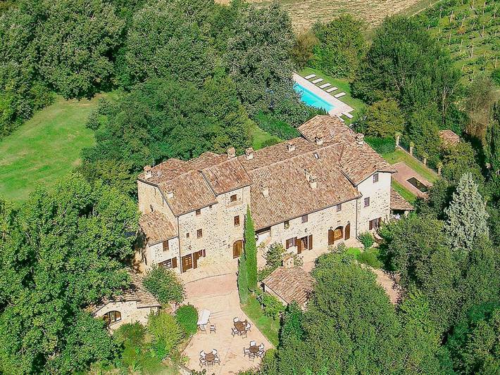 Casa vacanza per 4 persone, con piscina e terrazza nonché giardino a Umbertide