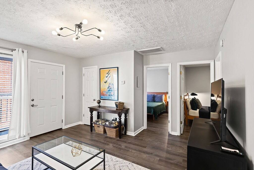 Ganze Wohnung, Across from Campus! Magnolia Linenco #7 Downtown Au in Auburn (AL), Alabama