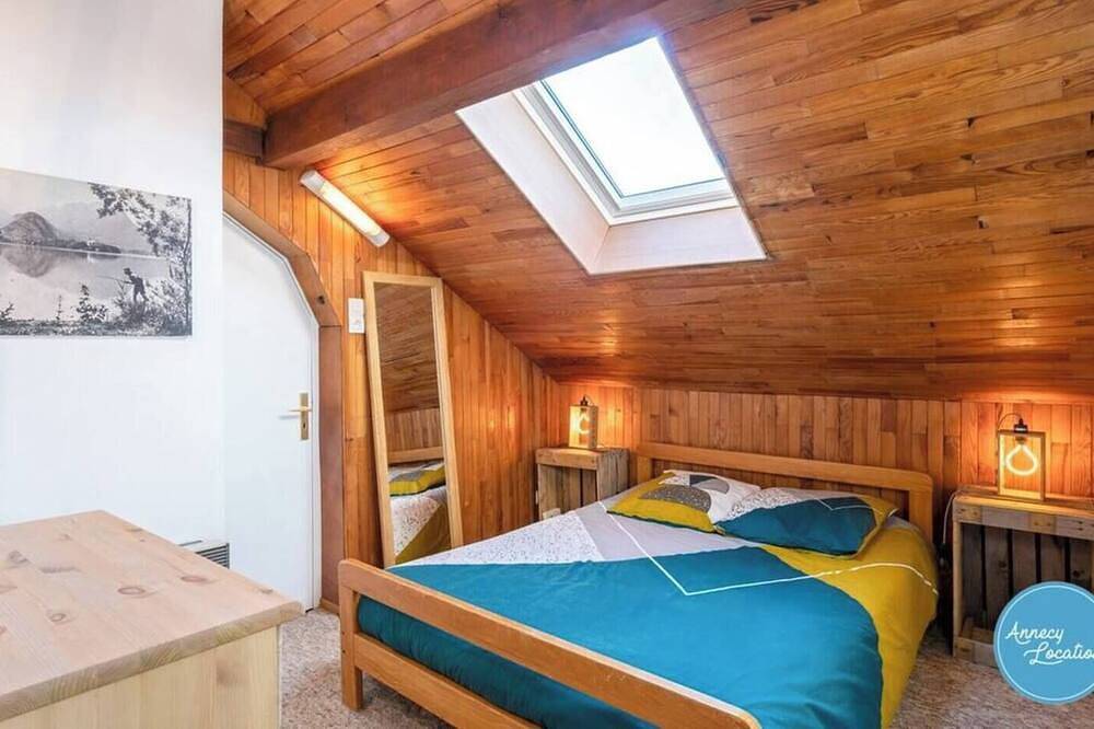 La Lézardière : maison au bord du Lac d'Annecy. in Talloires-Montmin, Région d'Annecy