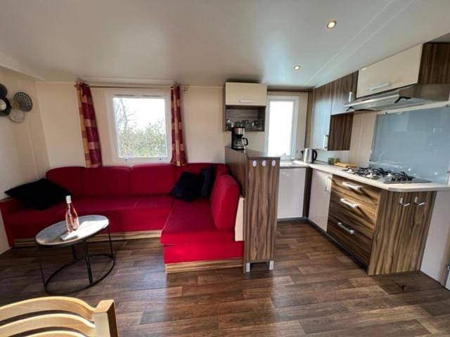 Chalet kajuit 418 op 5 sterren camping bergumermeer in Nationaal Park De Alde Feanen