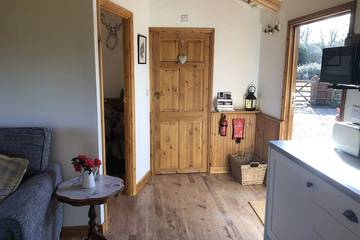 Chalet for 4 People in Niton and Whitwell, Isle of Wight, Photo 4