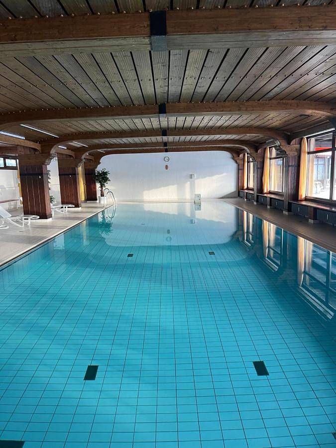 Ferienwohnung für 3 Personen, mit Balkon und Terrasse sowie Pool und Sauna in Schonach ort