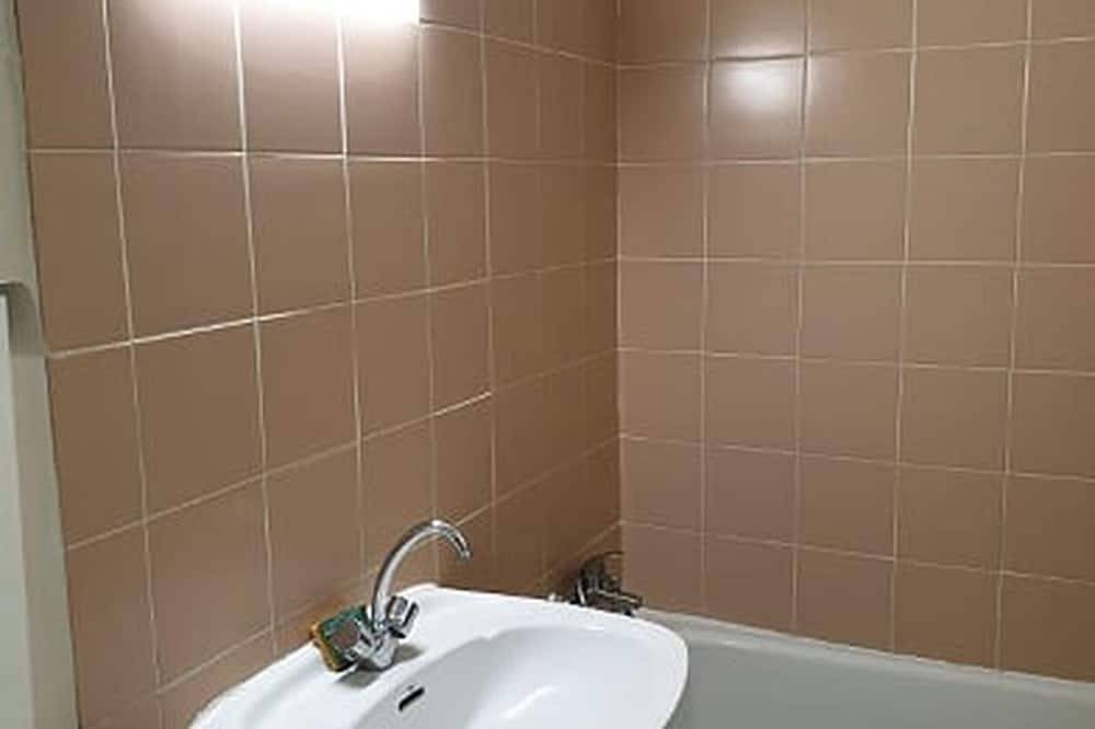 Apartamento entero, Habitación a 15 minutos del aeropuerto Cdg ya 20 minutos de París. in Le Blanc-Mesnil, Sena-Saint Denis