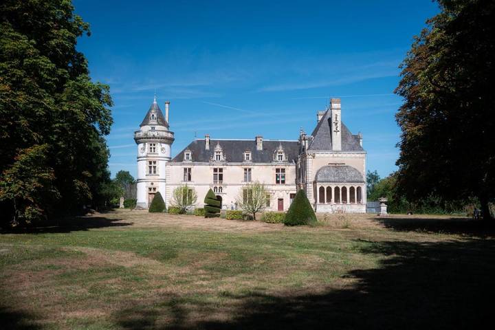 Chambre d’hôte pour 2 personnes, avec Terrasse ainsi que Jardin et Vue à Chasnais