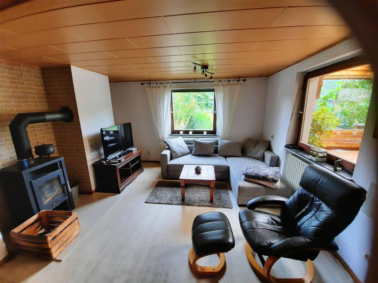Hel ferielejlighed, Eldorstal 1 - Ferienwohnung in Bad Harzburg mit Hund - direkt am Nationalpark - 1000 qm Garten in Bad Harzburg, Harzvorland