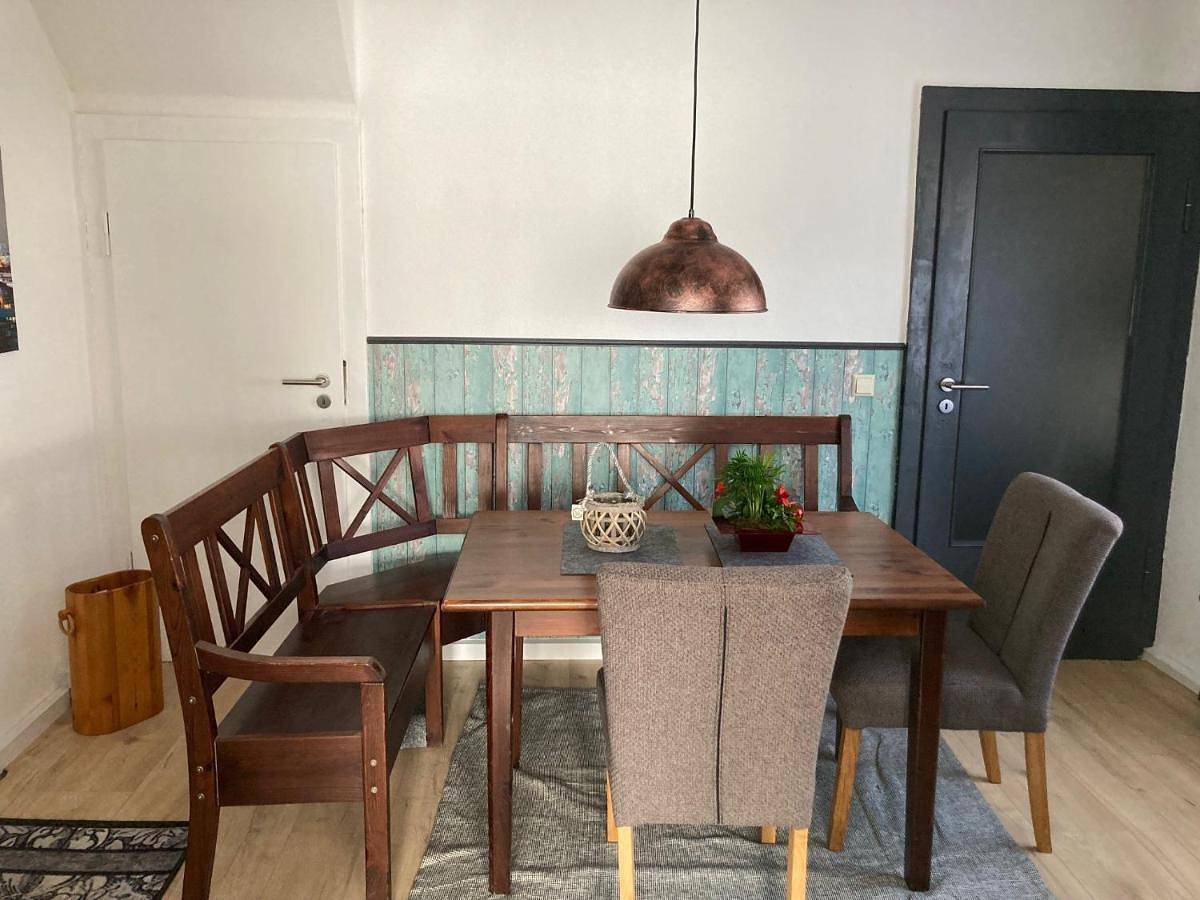 Ganze Wohnung, Gemütliches Ferienhaus 70qm mit Garten Sitzecke Grill 5 Minuten zum See in Drebkau, Lausitzer Seenland