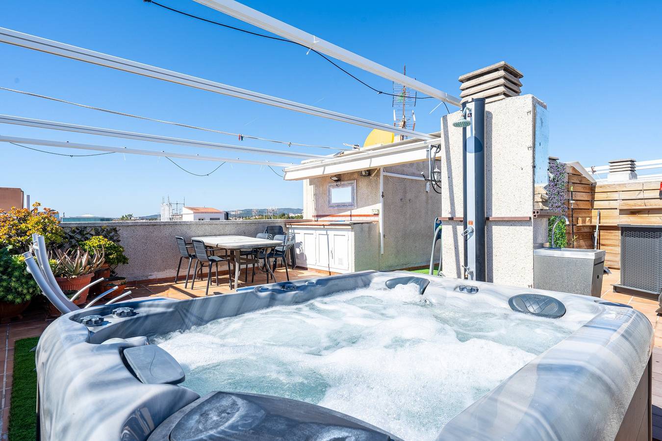 Entire apartment, Apartment with Private Terrace, Whirlpool, Wi-Fi and Air Conditioning in el Vendrell, Costa Dorada
