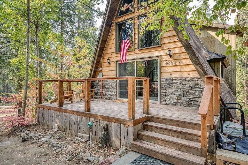 Dogwood Peak ~ Mid-Century A-Frame with Ac + Style in Shaver Lake, Kings Canyon Nationalpark